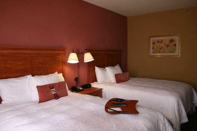 Hampton Inn Garden City Habitación foto